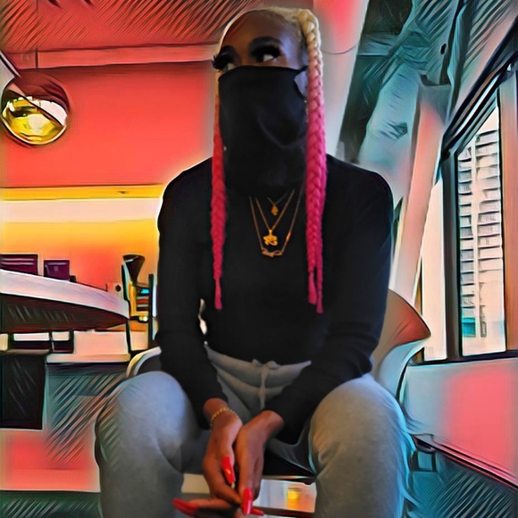 Meet your Posher, Madison - Picture 3 of 6